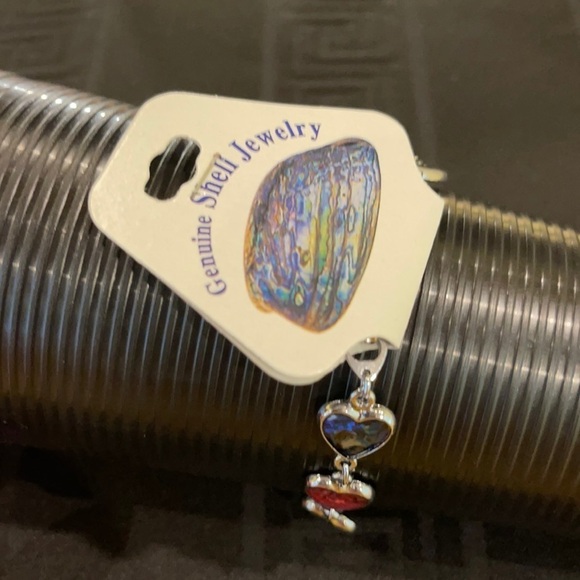 👋 3/$15 NATURAL SHELL HEART BRACELET - Picture 4 of 8